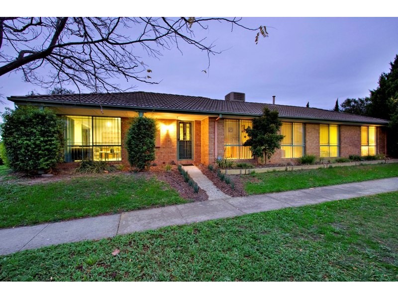 2 Lighthorse Crescent, Narre Warren South VIC 3805