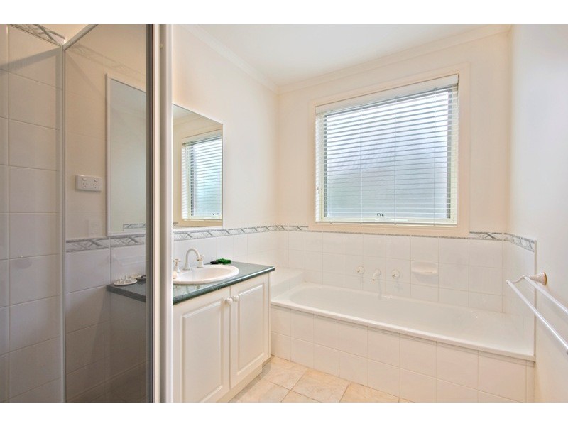 1/11 Rutland Road, Berwick VIC 3806