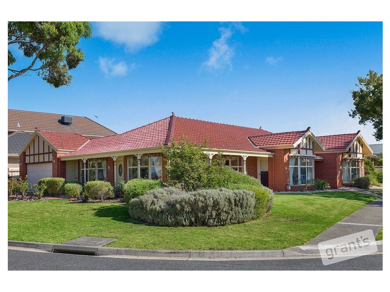 15 Louise Baille Avenue, Narre Warren South VIC 3805