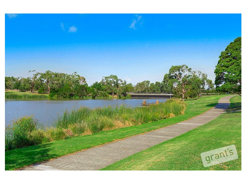 15 Louise Baille Avenue, Narre Warren South VIC 3805