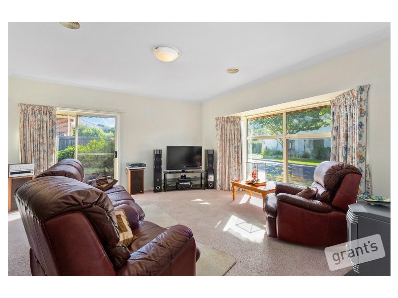 15 Louise Baille Avenue, Narre Warren South VIC 3805