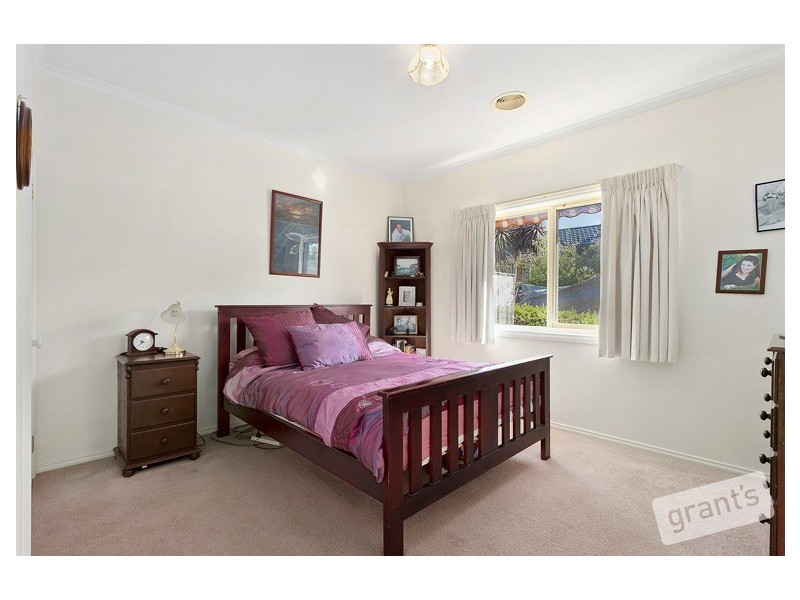 15 Louise Baille Avenue, Narre Warren South VIC 3805