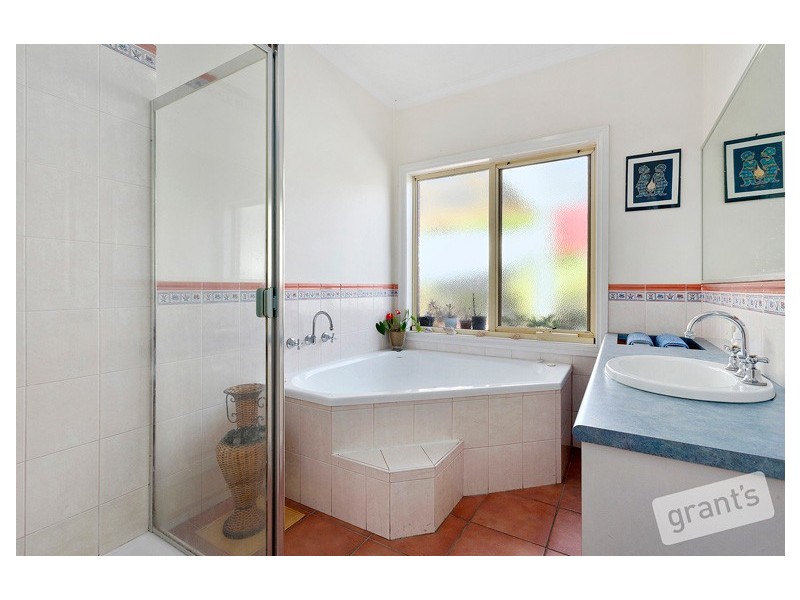 15 Louise Baille Avenue, Narre Warren South VIC 3805