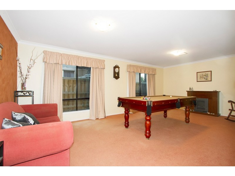 90 Robinswood Parade, Narre Warren South VIC 3805