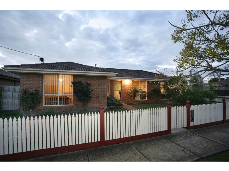 14 Ellindale Close, Hampton Park VIC 3976