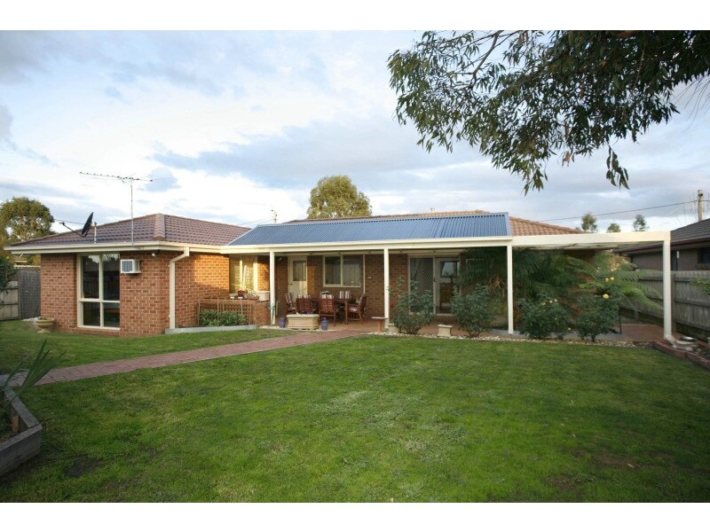 14 Ellindale Close, Hampton Park VIC 3976