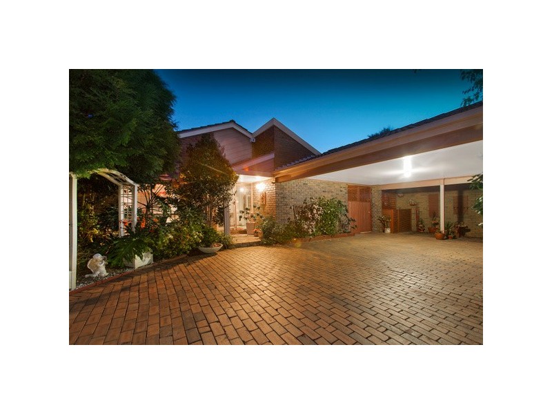 7 Neilian Retreat, Berwick VIC 3806