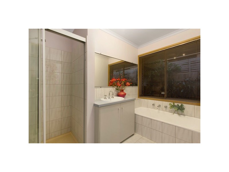 7 Neilian Retreat, Berwick VIC 3806