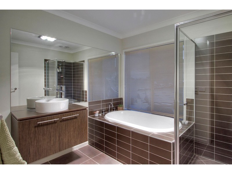 14 Kimberley Downs Court, Narre Warren South VIC 3805