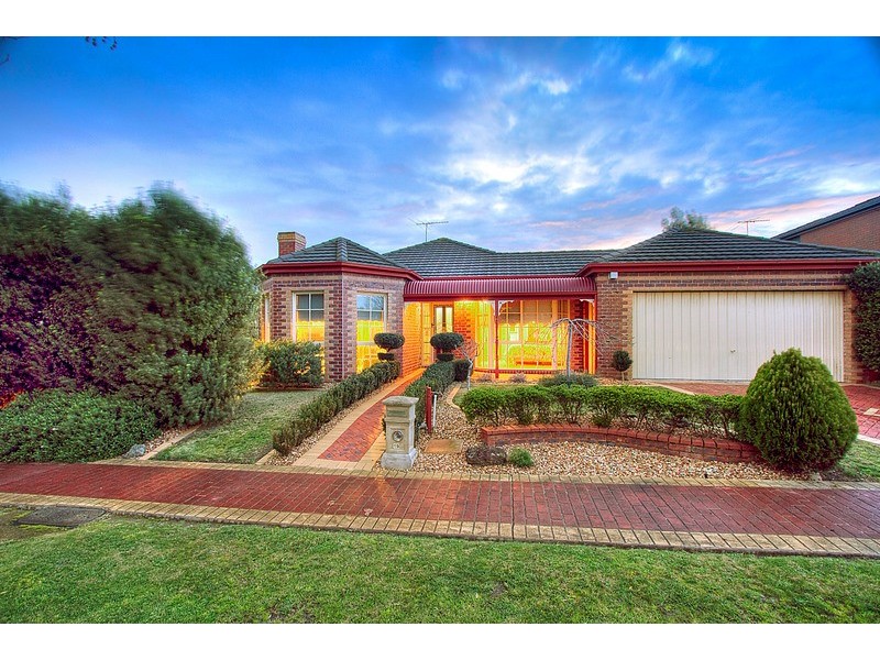 19 Grant Close, Berwick VIC 3806