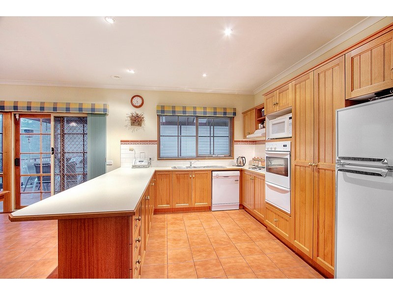 19 Grant Close, Berwick VIC 3806