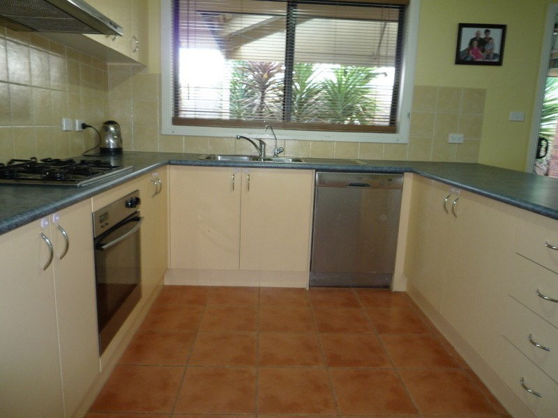 2 Dahlen Place, Berwick VIC 3806