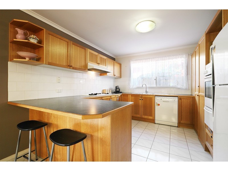 15 Glenisla Way, Berwick VIC 3806