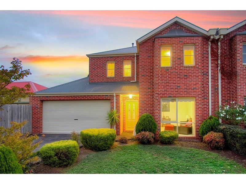 15 Wilona Way, Berwick VIC 3806