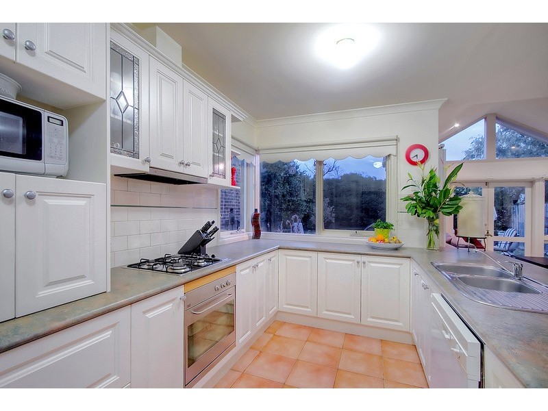 15 Wilona Way, Berwick VIC 3806