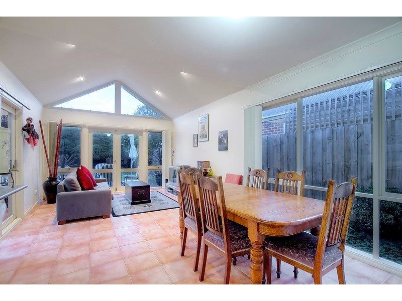 15 Wilona Way, Berwick VIC 3806