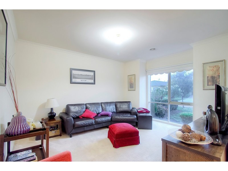 15 Wilona Way, Berwick VIC 3806