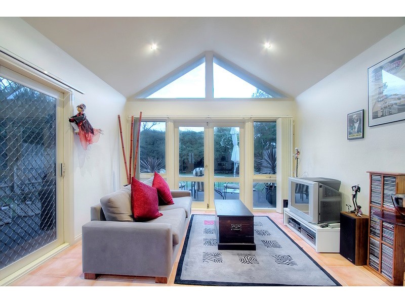 15 Wilona Way, Berwick VIC 3806