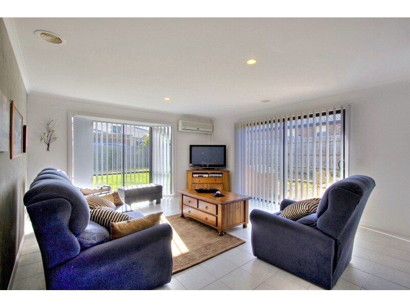 61 Fieldstone Boulevard, Beaconsfield VIC 3807