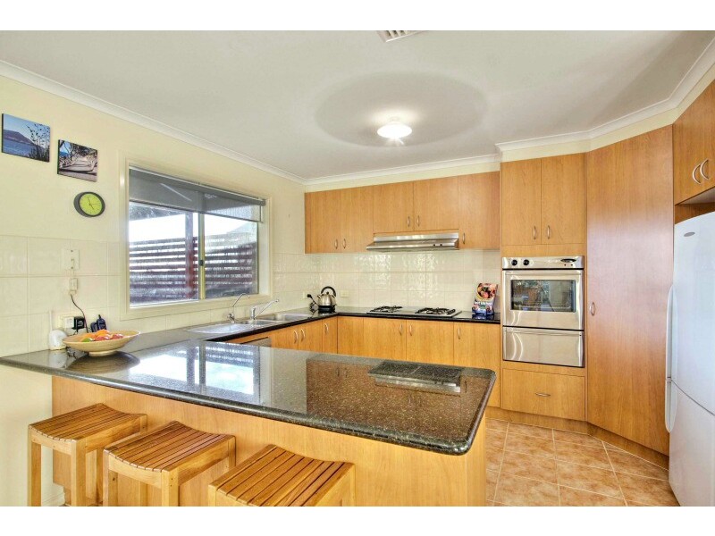 19 Fairholme Boulevard, Berwick VIC 3806