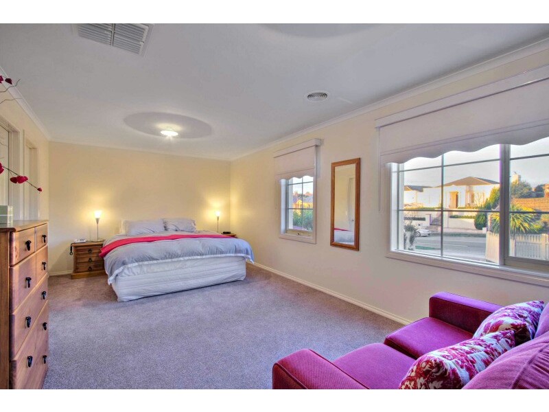 19 Fairholme Boulevard, Berwick VIC 3806