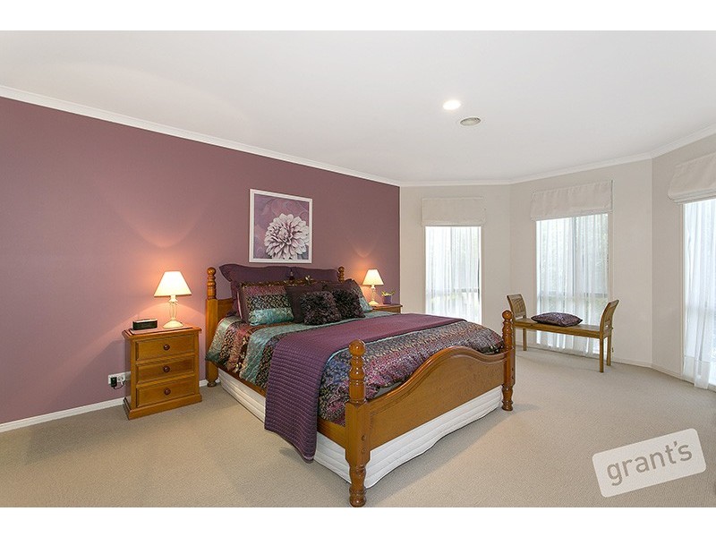 7 Ardblair Terrace, Narre Warren South VIC 3805