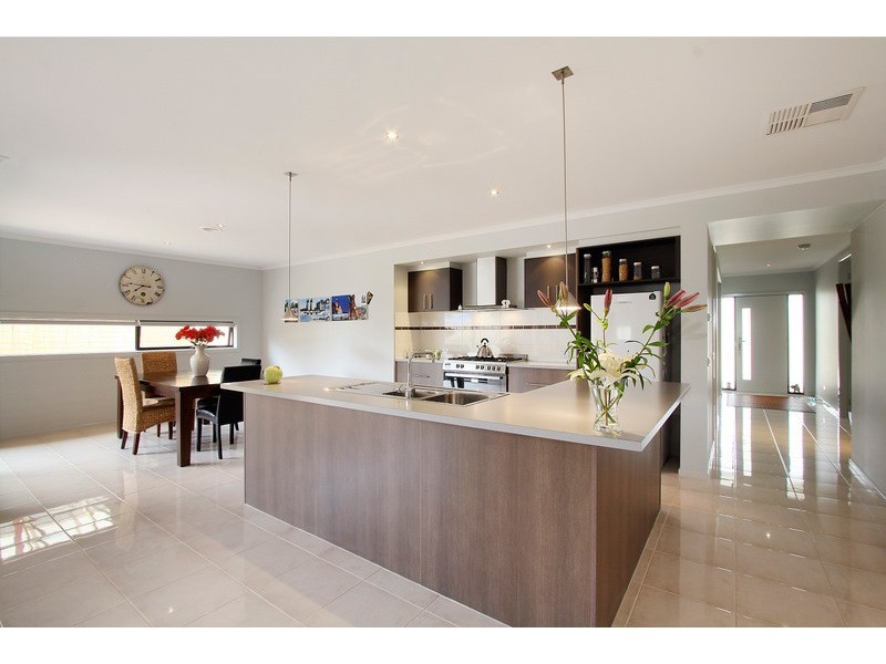 82 Wurundjeri Boulevard, Berwick VIC 3806