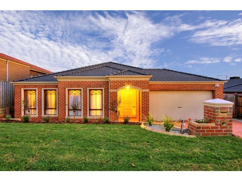 5 Highvale Crescent, Berwick VIC 3806