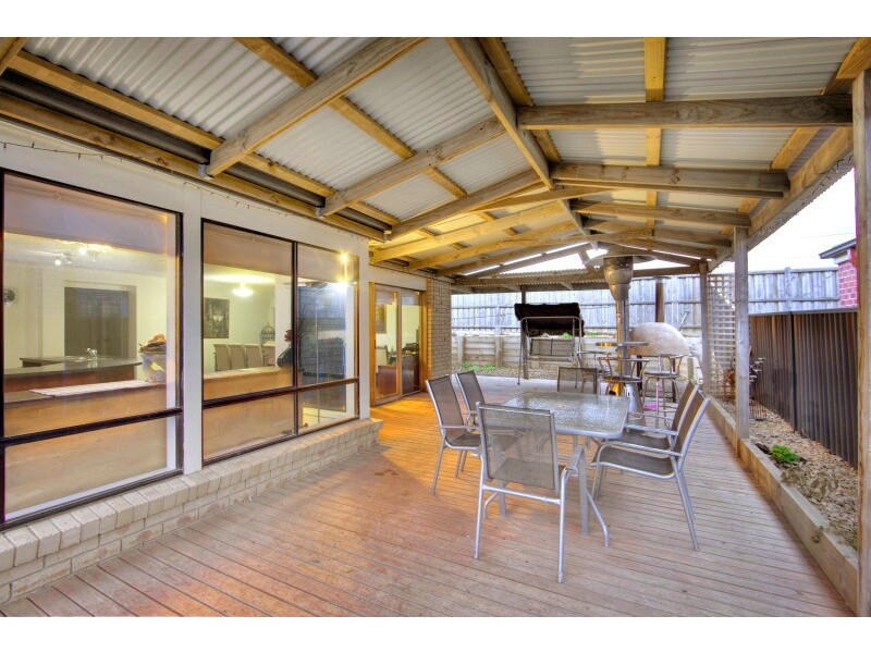 4 Flax Place, Pakenham VIC 3810
