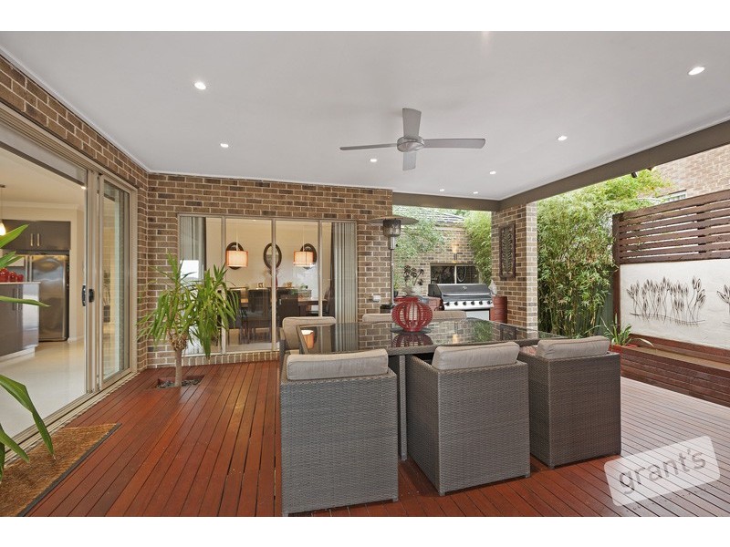 33 Viewgrand Drive, Berwick VIC 3806