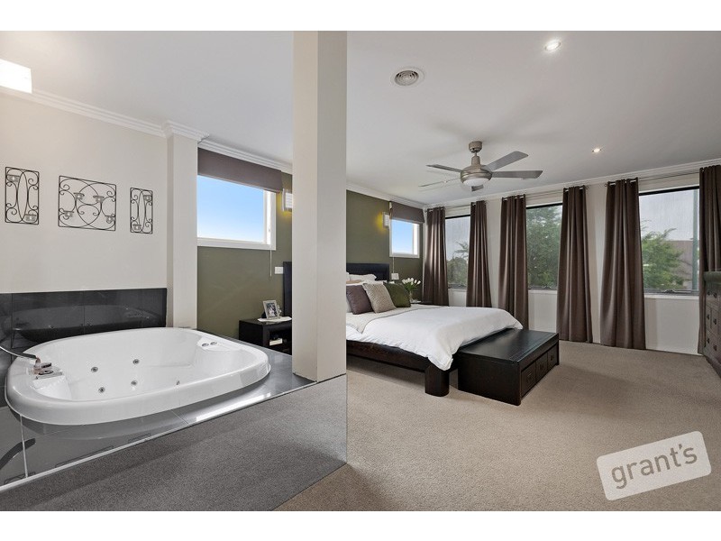 33 Viewgrand Drive, Berwick VIC 3806