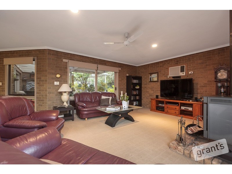 32 Kramer Drive, Berwick VIC 3806