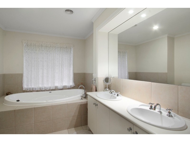 12 Northview Court, Beaconsfield VIC 3807