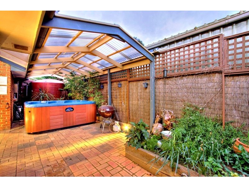 5 Coowarra Way, Berwick VIC 3806