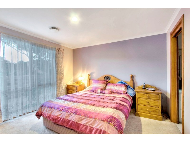 5 Coowarra Way, Berwick VIC 3806