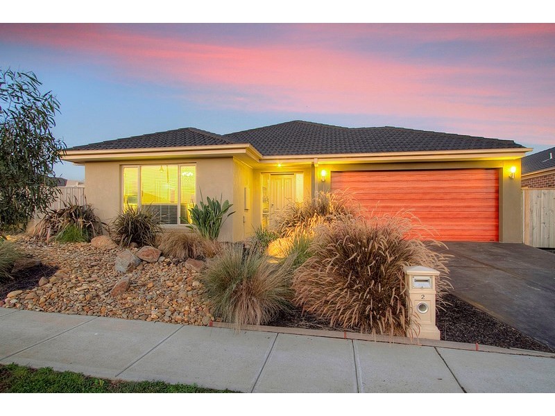 2 Emmett Avenue, Berwick VIC 3806