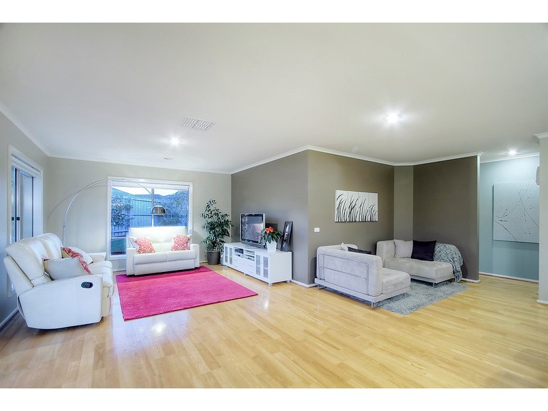 2 Emmett Avenue, Berwick VIC 3806