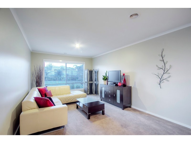 2 Emmett Avenue, Berwick VIC 3806