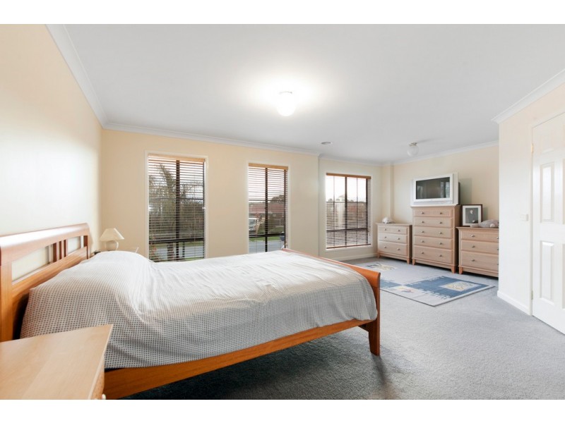 34 Ellen Road, Narre Warren South VIC 3805