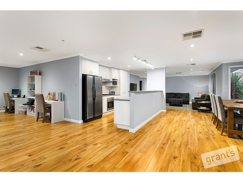 4 Hickory Drive, Narre Warren South VIC 3805