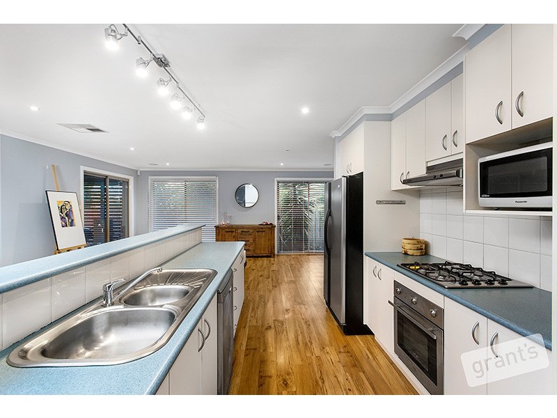 4 Hickory Drive, Narre Warren South VIC 3805