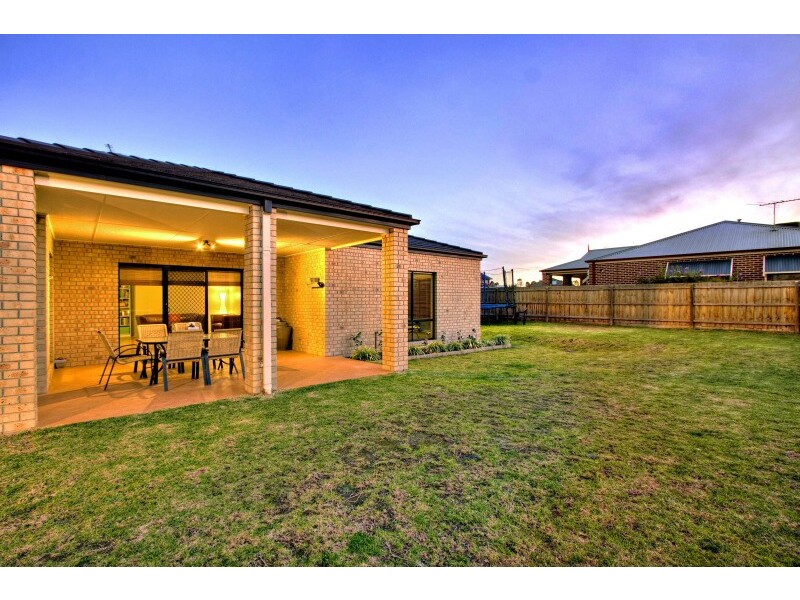 55 Bryn Mawr Boulevard, Berwick VIC 3806