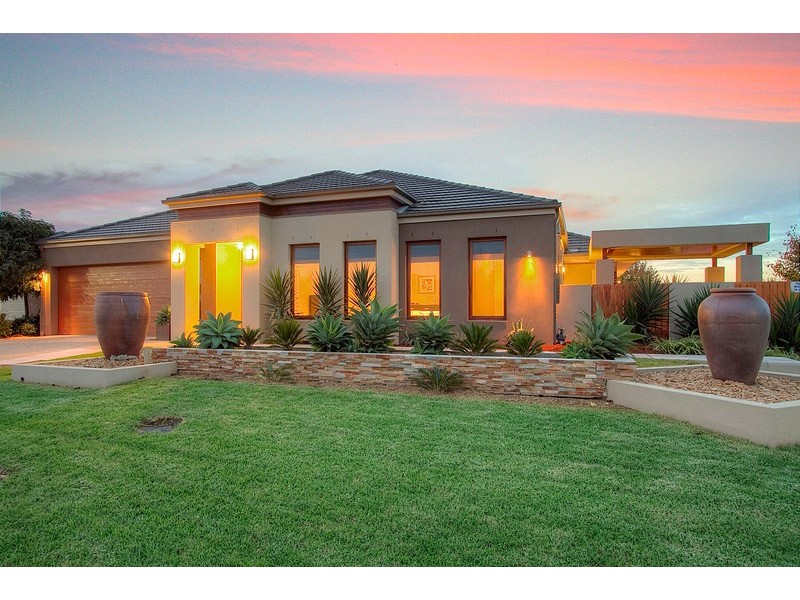 2 Avendon Court, Narre Warren South VIC 3805