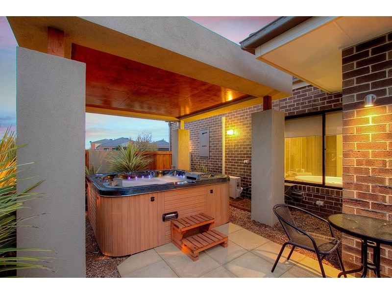 2 Avendon Court, Narre Warren South VIC 3805