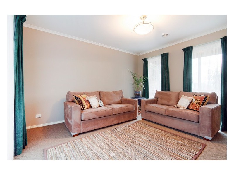 4 Hyland Court, Berwick VIC 3806