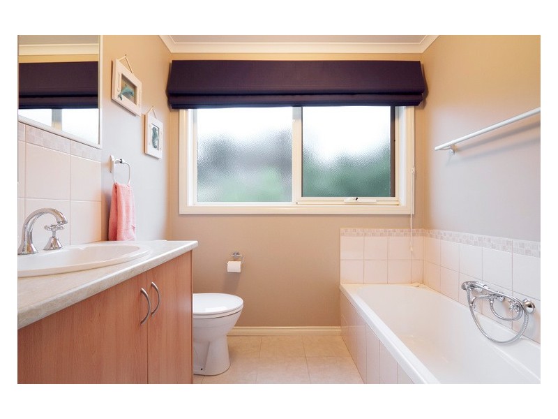 4 Hyland Court, Berwick VIC 3806