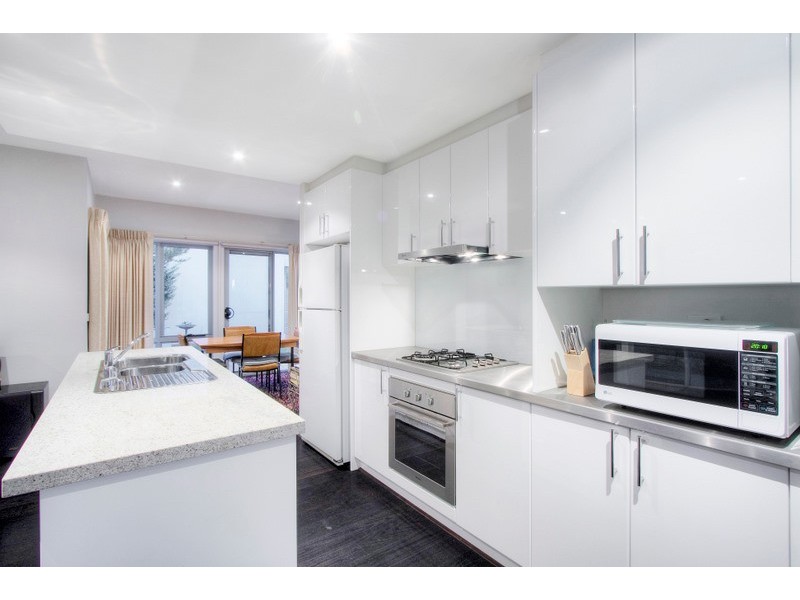 10/2 The Entrance, Pakenham VIC 3810