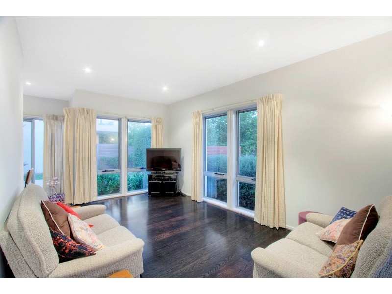 10/2 The Entrance, Pakenham VIC 3810