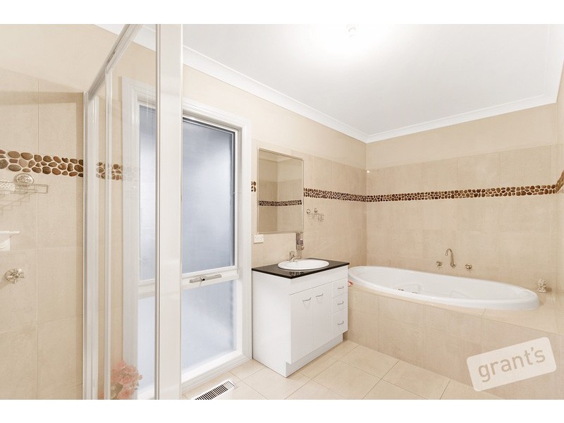 2 Classic Court, Berwick VIC 3806