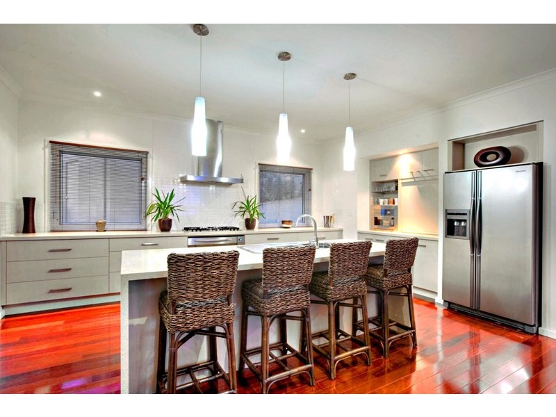 38 Leemak Crescent, Berwick VIC 3806